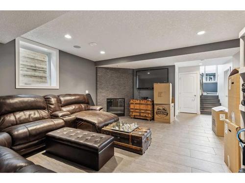 2526 19 Street Sw, Calgary, AB - Indoor With Fireplace