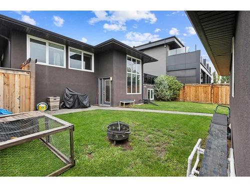 2526 19 Street Sw, Calgary, AB - Outdoor With Exterior