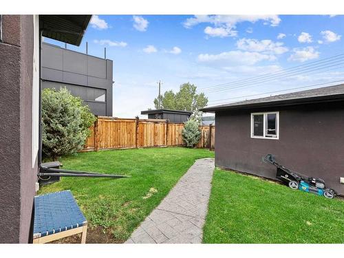 2526 19 Street Sw, Calgary, AB - Outdoor