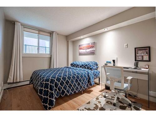 104-728 3 Avenue Nw, Calgary, AB - Indoor Photo Showing Bedroom