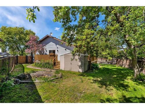 47 Whiteram Court, Calgary, AB - Outdoor With Backyard