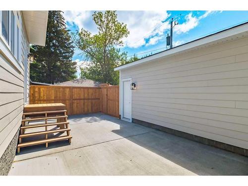 339 Hendon Drive Nw, Calgary, AB - Outdoor With Exterior