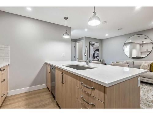 341 Hendon Drive Nw, Calgary, AB - Indoor Photo Showing Living Room