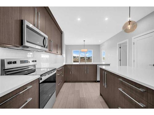 273 Rangeview Way Se, Calgary, AB - Indoor Photo Showing Kitchen With Upgraded Kitchen