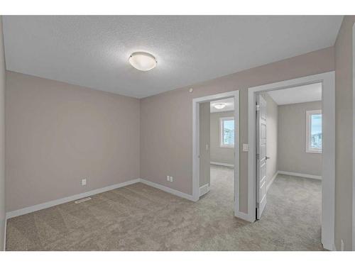 33 Hotchkiss Lane Se, Calgary, AB - Indoor Photo Showing Other Room