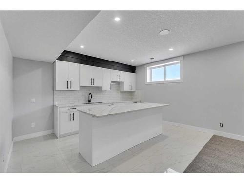 208 Waterford Heath, Chestermere, AB - Indoor Photo Showing Kitchen