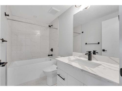 208 Waterford Heath, Chestermere, AB - Indoor Photo Showing Bathroom