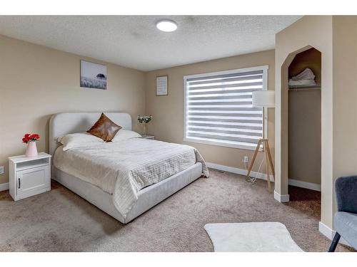 82 Skyview Springs Rise Ne, Calgary, AB - Indoor Photo Showing Bedroom