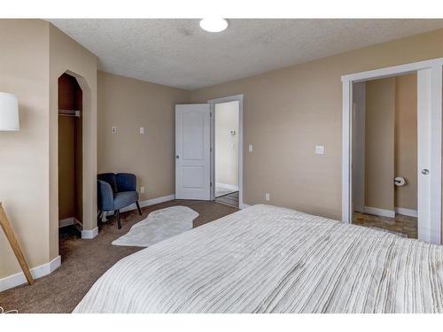 82 Skyview Springs Rise Ne, Calgary, AB - Indoor Photo Showing Bedroom