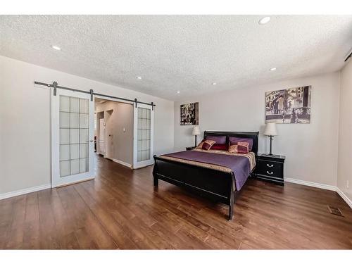 6136 Beaver Dam Way Ne, Calgary, AB - Indoor Photo Showing Other Room