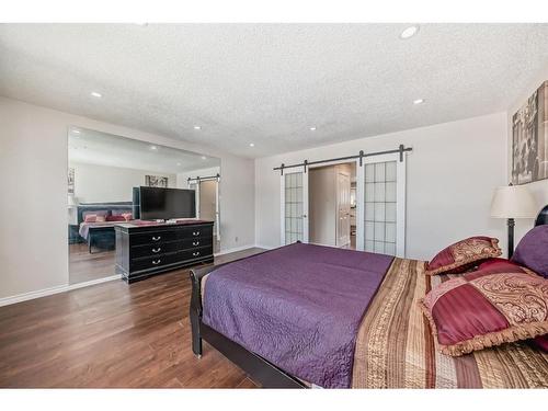 6136 Beaver Dam Way Ne, Calgary, AB - Indoor Photo Showing Other Room