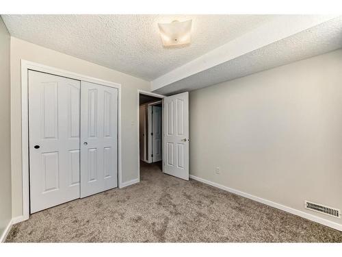 6136 Beaver Dam Way Ne, Calgary, AB - Indoor Photo Showing Bathroom