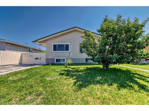 6136 Beaver Dam Way Ne, Calgary, AB - Outdoor