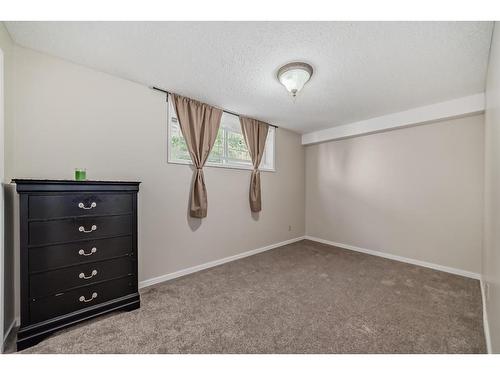 6136 Beaver Dam Way Ne, Calgary, AB - Indoor Photo Showing Bathroom