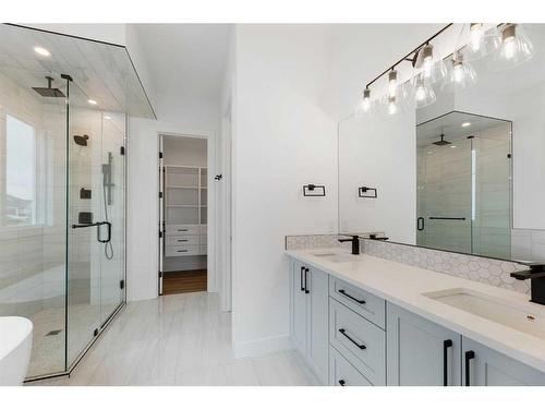 251 Muirfield Crescent, Lyalta, AB - Indoor Photo Showing Bathroom