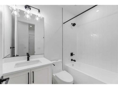 251 Muirfield Crescent, Lyalta, AB - Indoor Photo Showing Bathroom