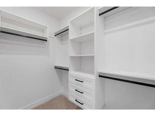 251 Muirfield Crescent, Lyalta, AB - Indoor With Storage