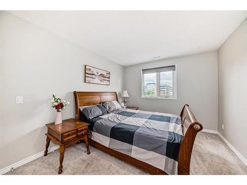 1015-1540 29St Street Nw, Calgary, AB - Indoor Photo Showing Bedroom