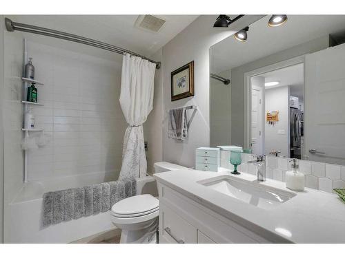 1309-450 Kincora Glen Road Nw, Calgary, AB - Indoor Photo Showing Bathroom