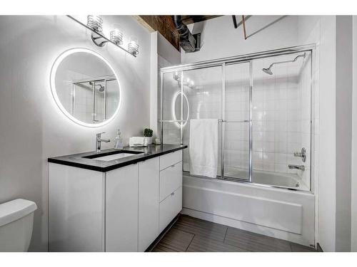 304-535 10 Avenue Sw, Calgary, AB - Indoor Photo Showing Bathroom