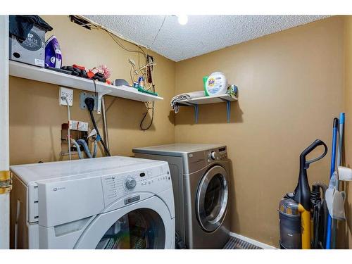 7916 47 Avenue Nw, Calgary, AB - Indoor Photo Showing Laundry Room