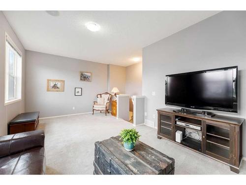 192 Copperfield Common Se, Calgary, AB - Indoor Photo Showing Living Room