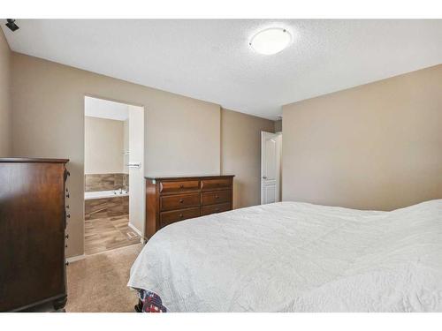 461 Cranford Drive Se, Calgary, AB - Indoor Photo Showing Bathroom