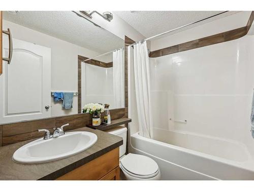 461 Cranford Drive Se, Calgary, AB - Indoor Photo Showing Bathroom