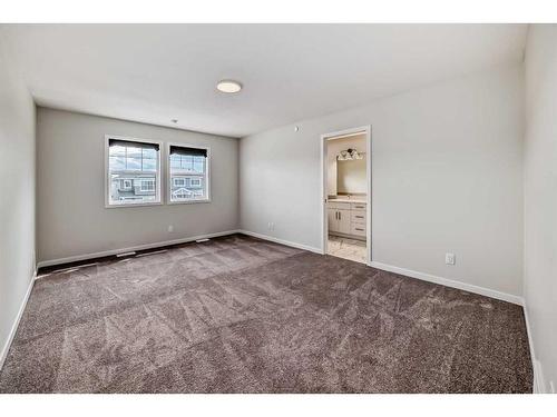 184 Hotchkiss Way Se, Calgary, AB - Indoor Photo Showing Other Room