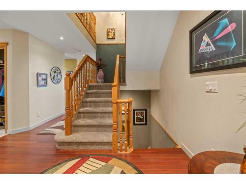 49 Richelieu Court Sw, Calgary, AB - Indoor Photo Showing Other Room