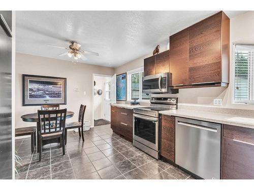 48 Armstrong Crescent Se, Calgary, AB - Indoor Photo Showing Kitchen