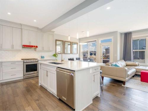 452 Evansglen Drive Nw, Calgary, AB - Indoor Photo Showing Kitchen With Stainless Steel Kitchen With Upgraded Kitchen