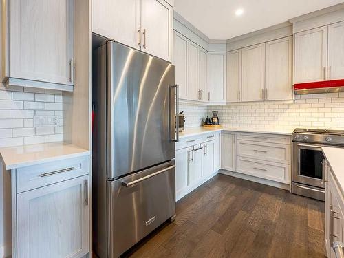 452 Evansglen Drive Nw, Calgary, AB - Indoor Photo Showing Kitchen With Stainless Steel Kitchen With Upgraded Kitchen