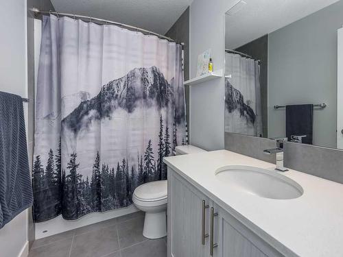 452 Evansglen Drive Nw, Calgary, AB - Indoor Photo Showing Bathroom