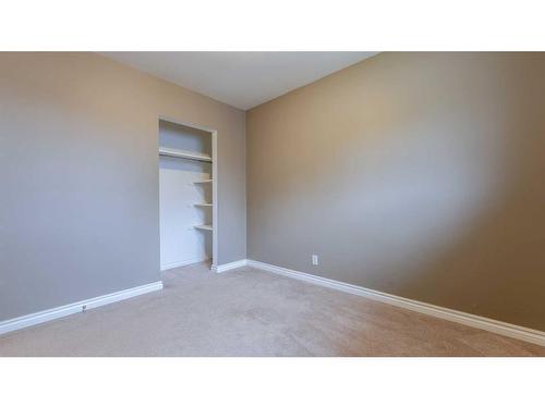 1524 49 Street Se, Calgary, AB - Indoor Photo Showing Other Room