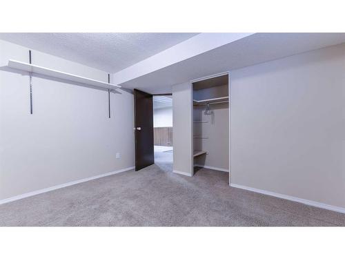 1524 49 Street Se, Calgary, AB - Indoor