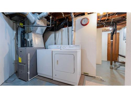 1524 49 Street Se, Calgary, AB - Indoor Photo Showing Laundry Room