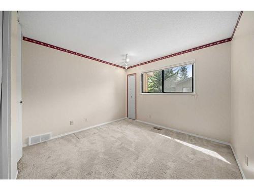 3339 Palliser Drive Sw, Calgary, AB - Indoor Photo Showing Other Room