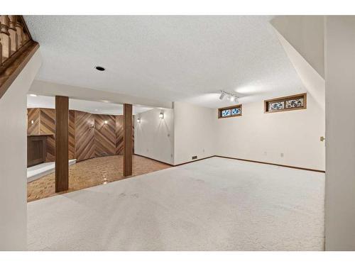 3339 Palliser Drive Sw, Calgary, AB - Indoor Photo Showing Other Room