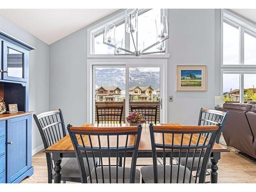 494 Stewart Creek Close, Canmore, AB - Indoor Photo Showing Dining Room