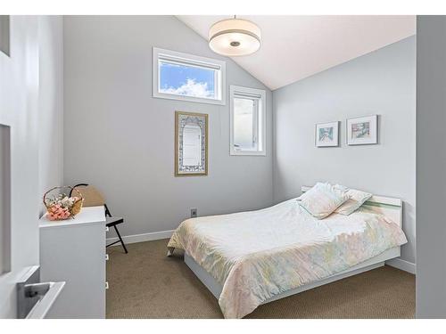 494 Stewart Creek Close, Canmore, AB - Indoor Photo Showing Bedroom