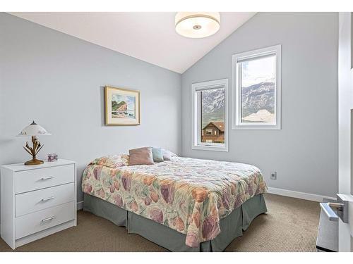 494 Stewart Creek Close, Canmore, AB - Indoor Photo Showing Bedroom