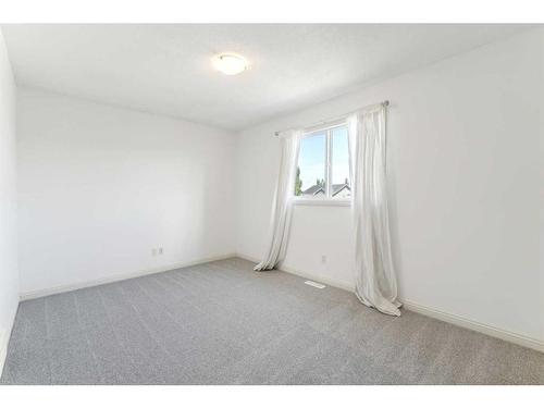 39 Prestwick Parade Se, Calgary, AB - Indoor Photo Showing Other Room