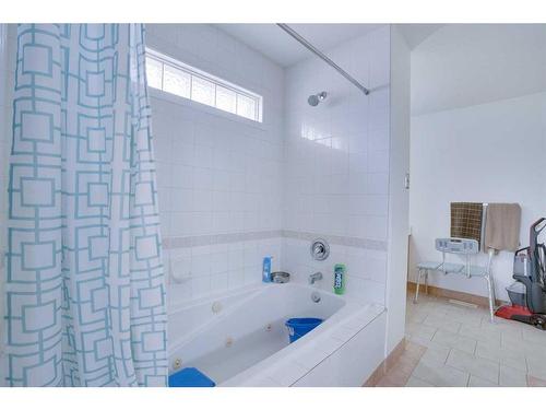 121 Taracove Place Ne, Calgary, AB - Indoor Photo Showing Bathroom