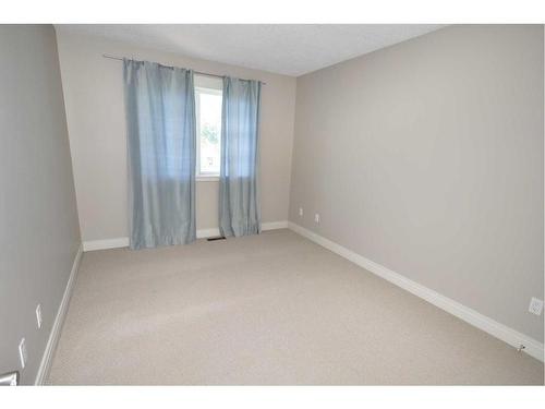 1611-33 Avenue Avenue Sw, Calgary, AB - Indoor Photo Showing Other Room