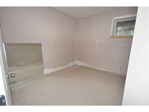 1611-33 Avenue Avenue Sw, Calgary, AB - Indoor Photo Showing Other Room