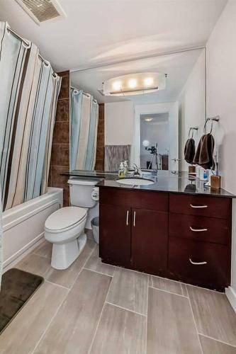 1411-8880 Horton Road Sw, Calgary, AB - Indoor Photo Showing Bathroom