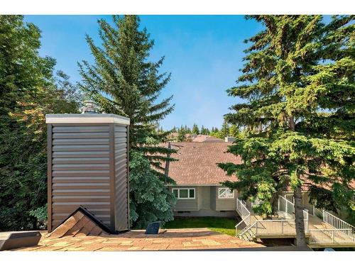 203-26 Glamis Green Sw, Calgary, AB - Outdoor