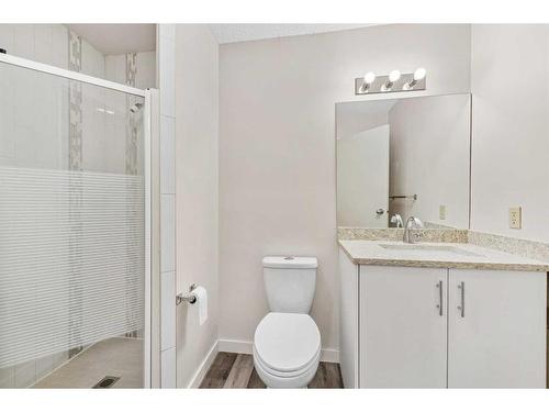 3224-3224 Edenwold Heights Nw, Calgary, AB - Indoor Photo Showing Bathroom