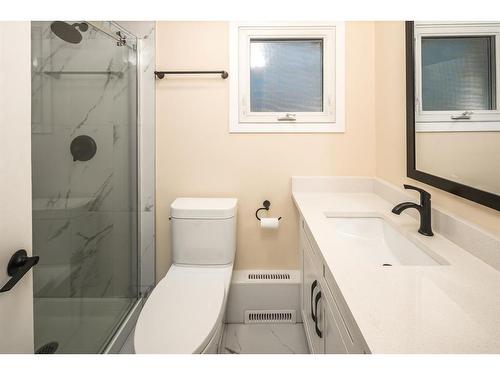 132-6919 Elbow Drive Sw, Calgary, AB - Indoor Photo Showing Bathroom